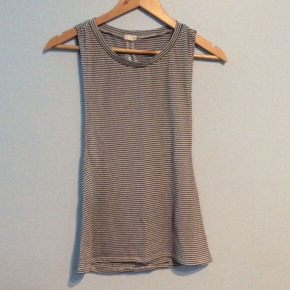 Garage Cut-Out Tank - Picture 6 of 7